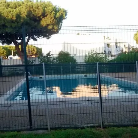 Apartment Studio Avec Piscine - Proche - 27m2